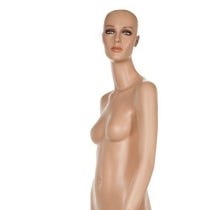 Mannequin femme réaliste